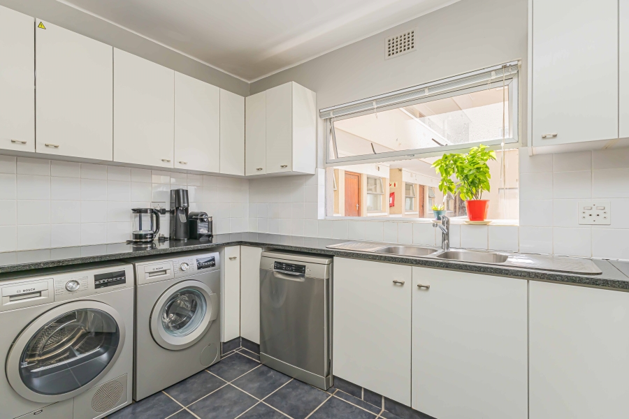 2 Bedroom Property for Sale in Sea Point Western Cape